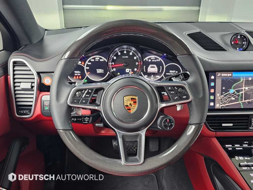 Porsche Cayenne — photo 13
