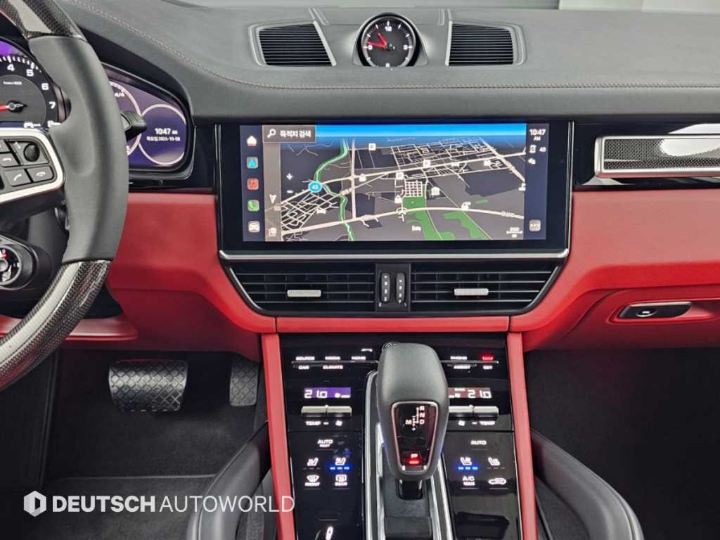 Porsche Cayenne — photo 14
