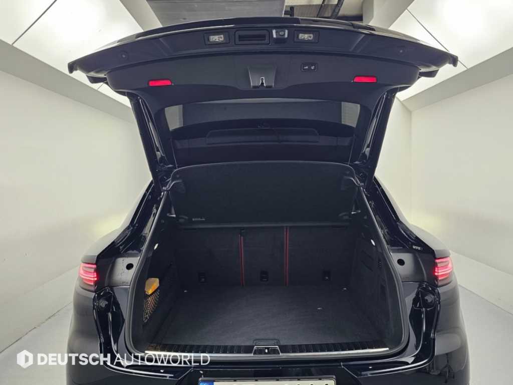 Porsche Cayenne — photo 19