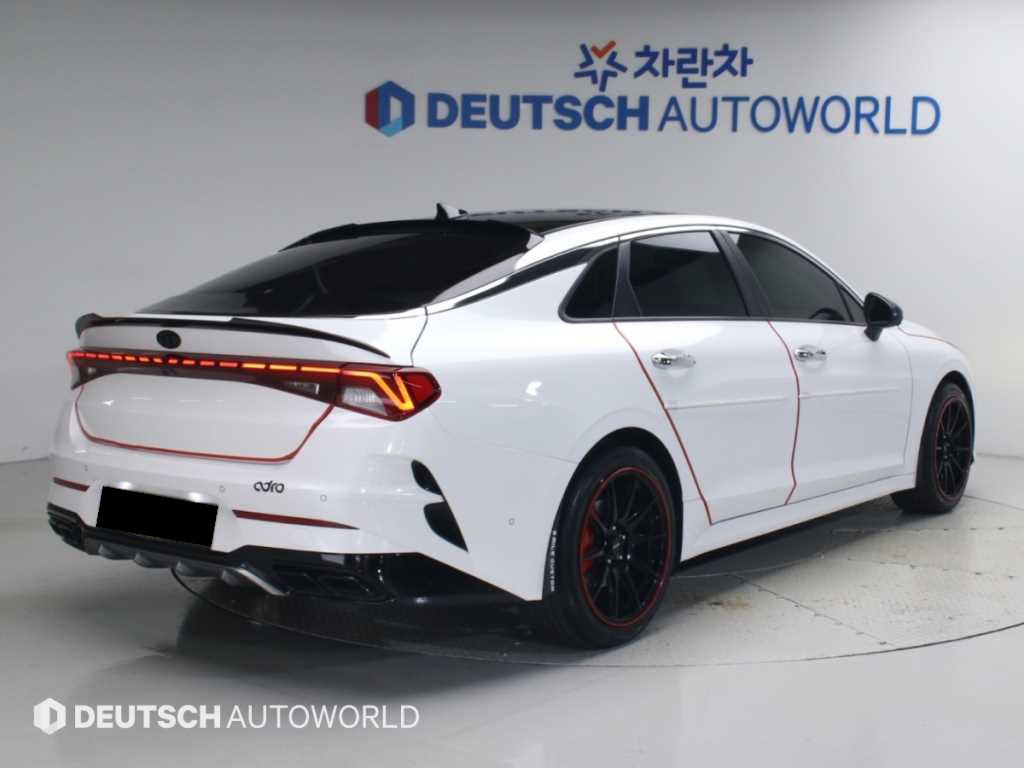 Kia K5 — photo 02
