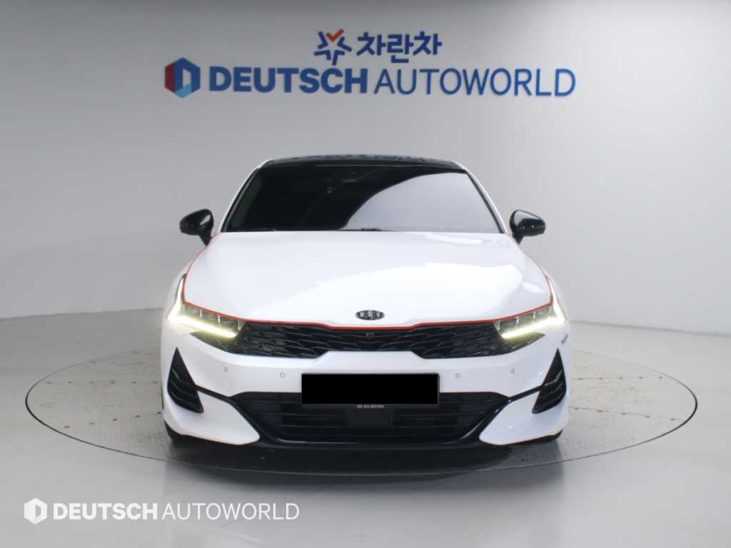 Kia K5 — photo 03