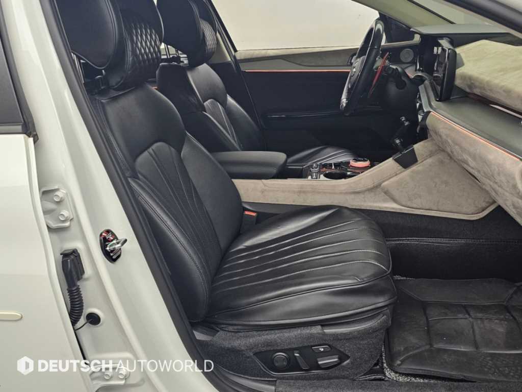 Kia K5 — photo 10