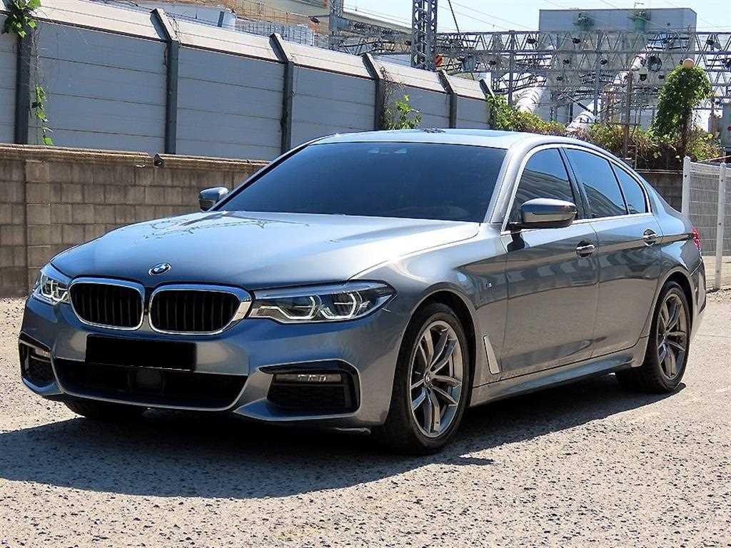 BMW 5-Series — photo 02