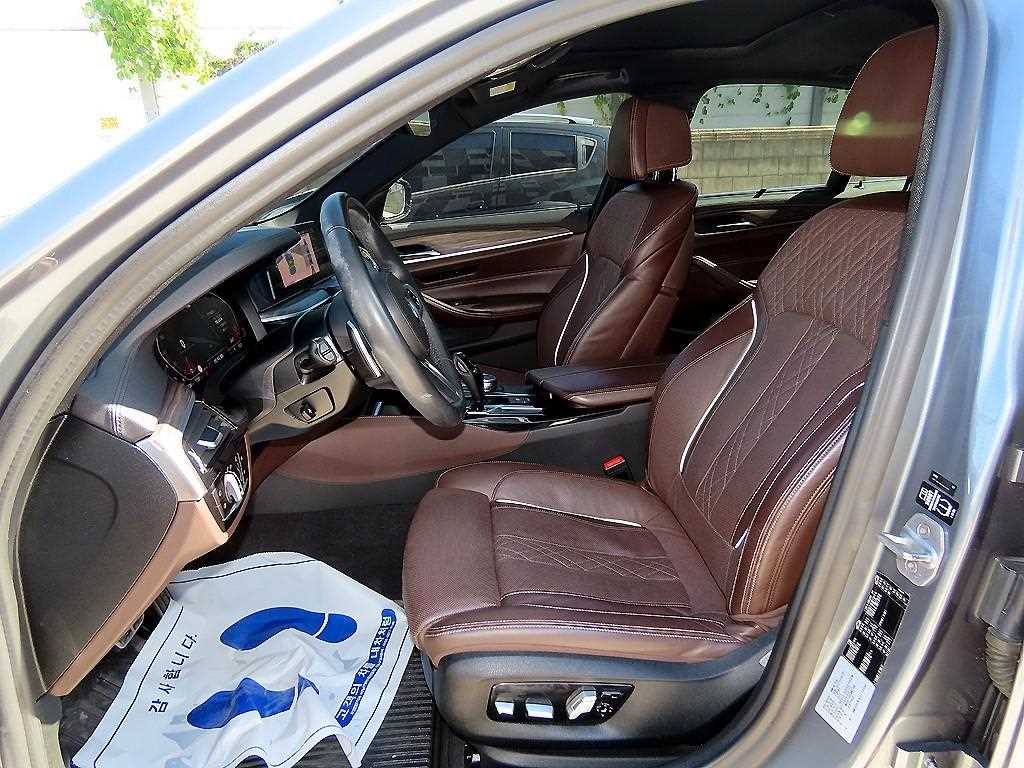 BMW 5-Series — photo 05