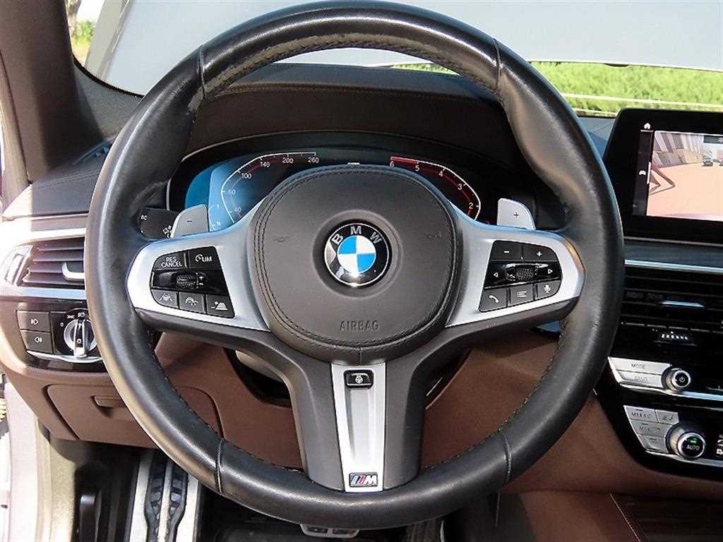 BMW 5-Series — photo 08