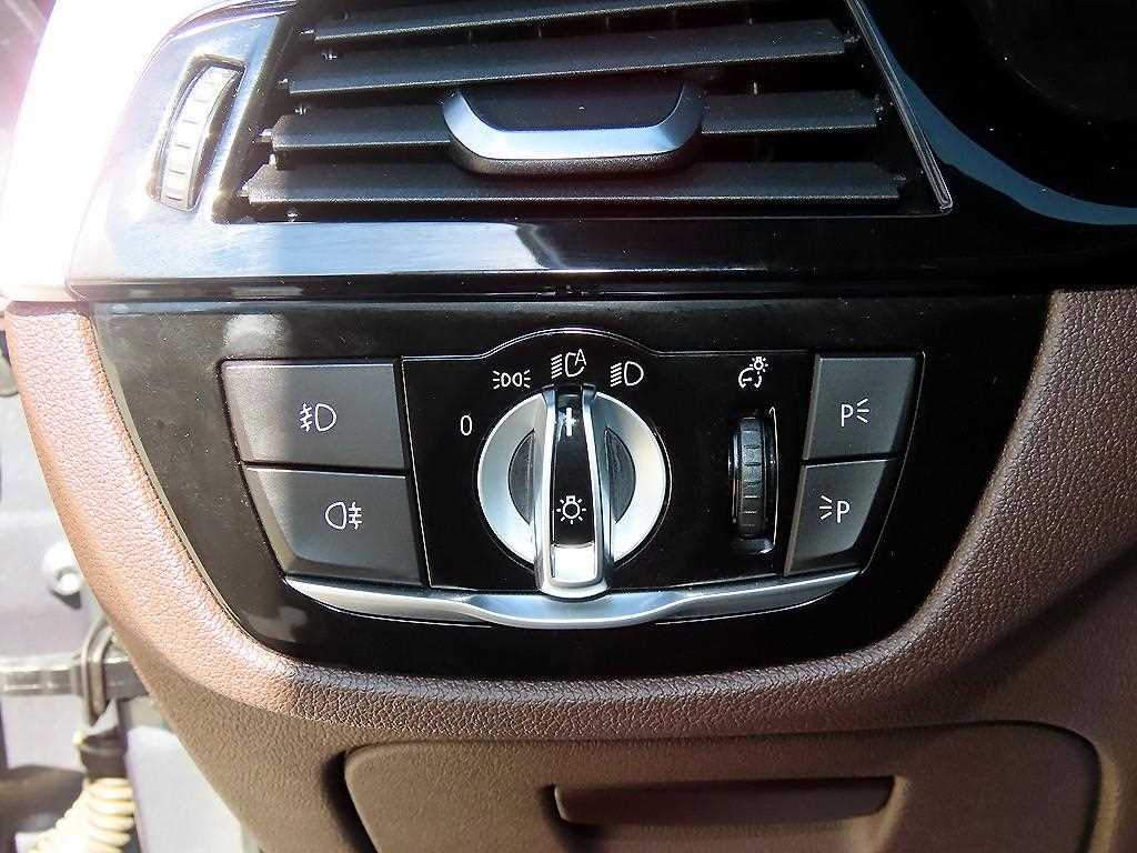 BMW 5-Series — photo 13