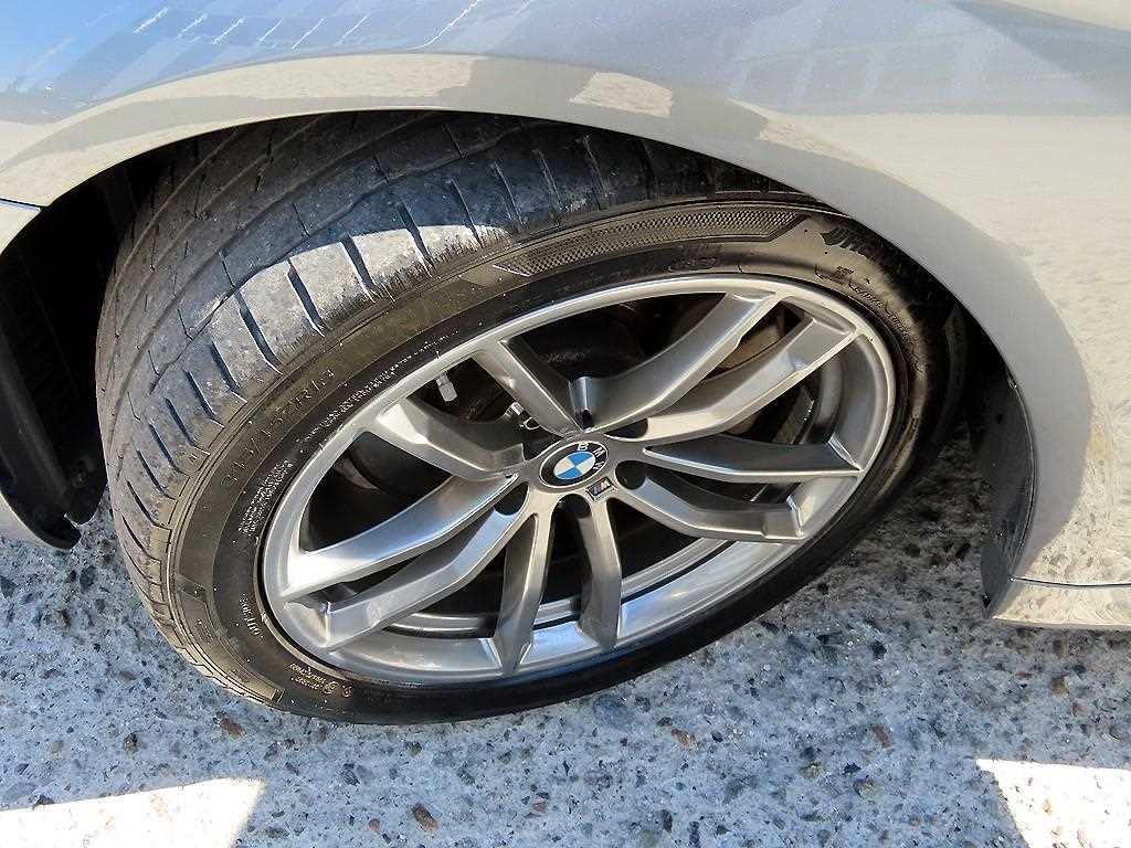 BMW 5-Series — photo 20