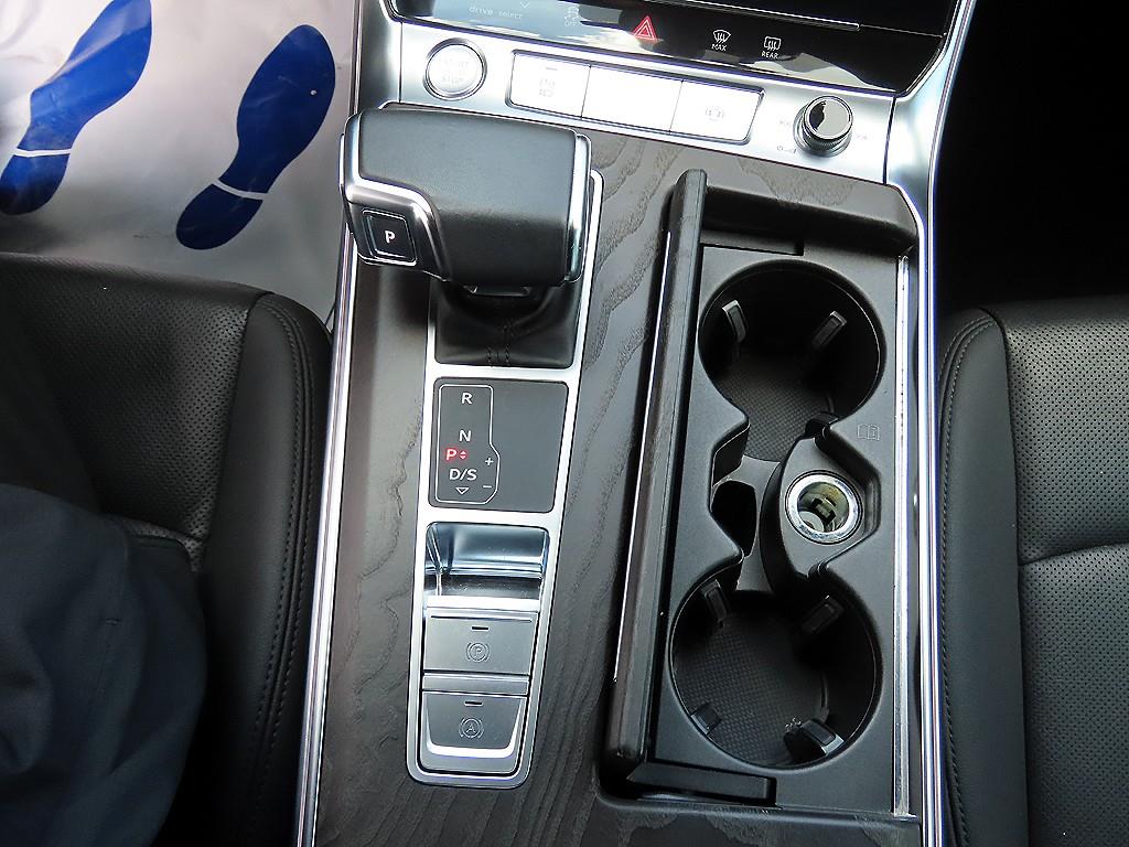 Audi A6 — photo 11