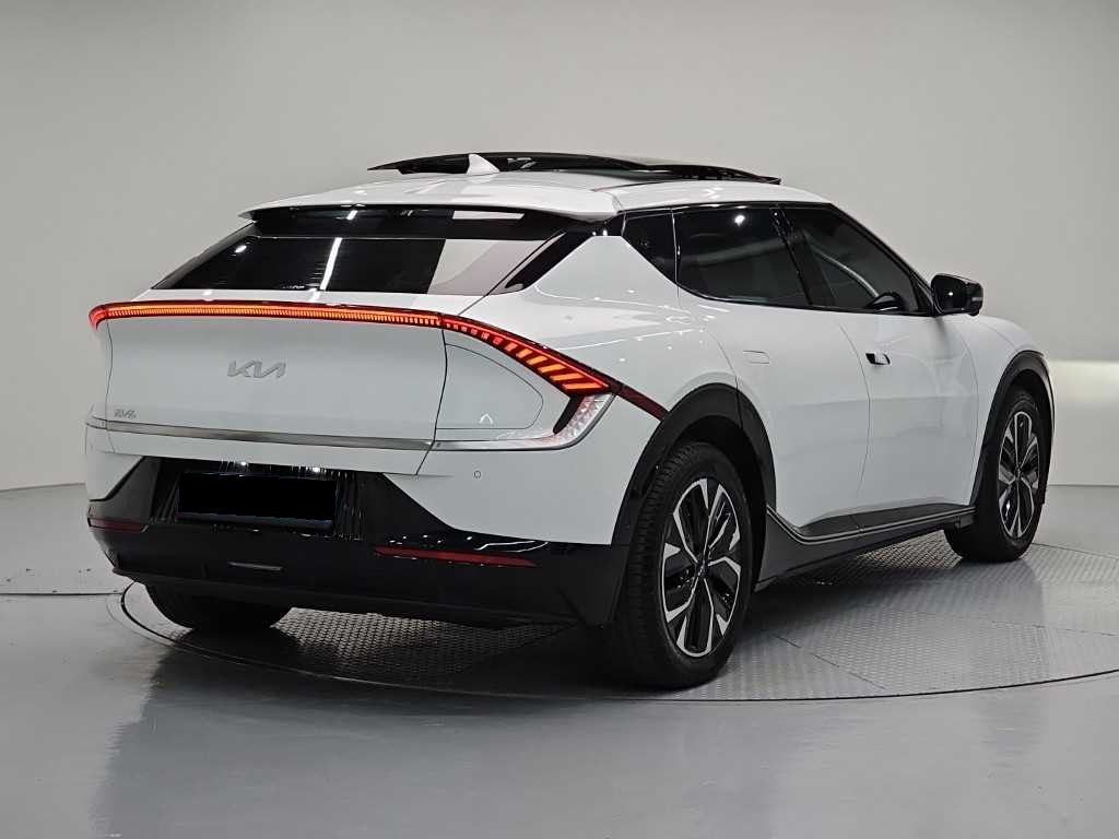 Kia EV6 — photo 04