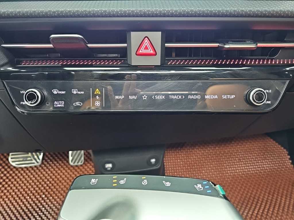 Kia EV6 — photo 10