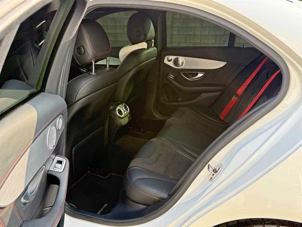 Mercedes-Benz C-Class — photo 06