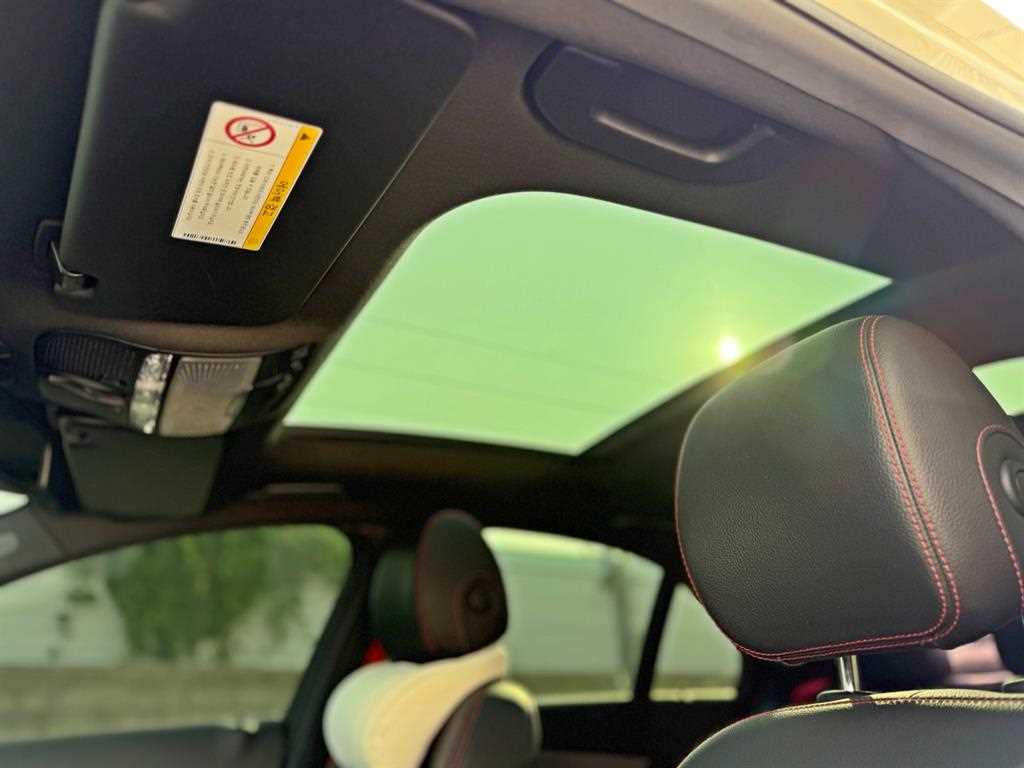 Mercedes-Benz C-Class — photo 18