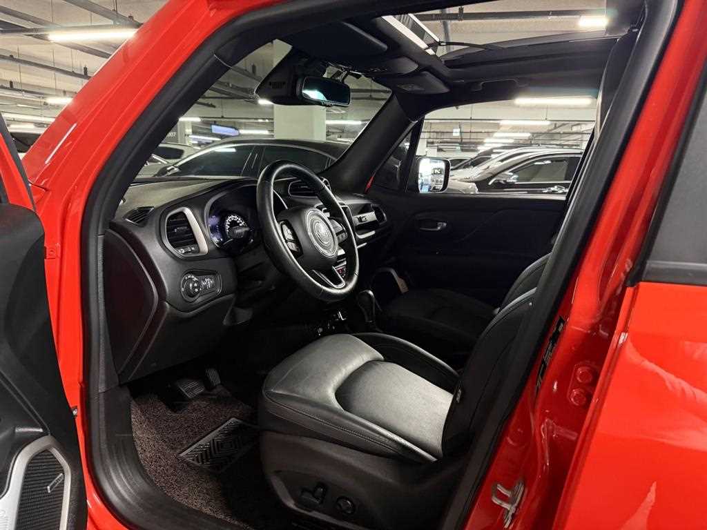 Jeep Renegade — photo 05