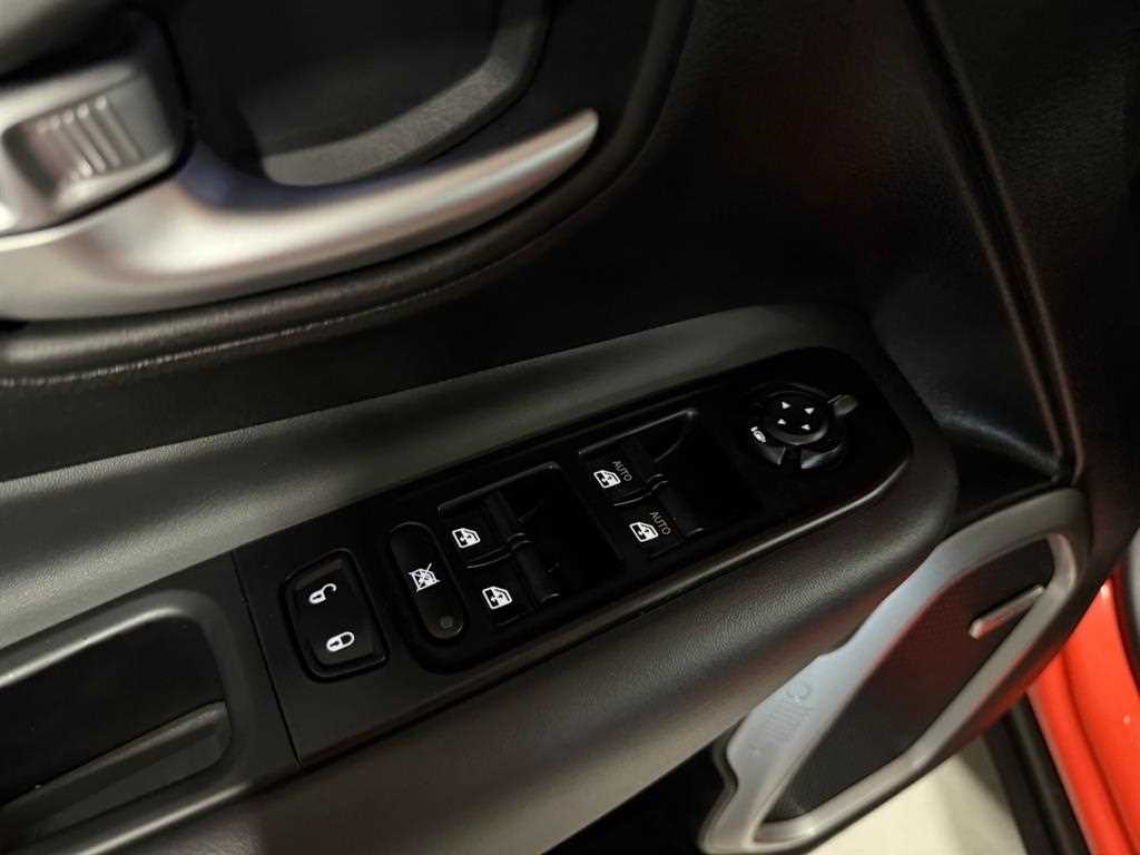 Jeep Renegade — photo 06