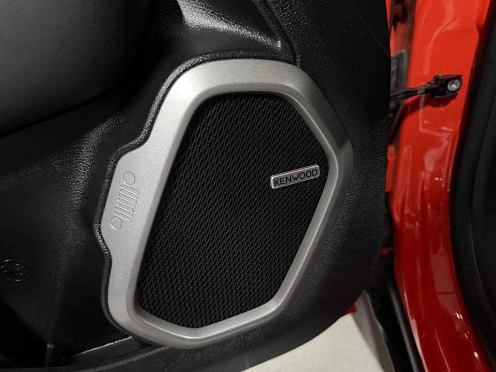 Jeep Renegade — photo 07