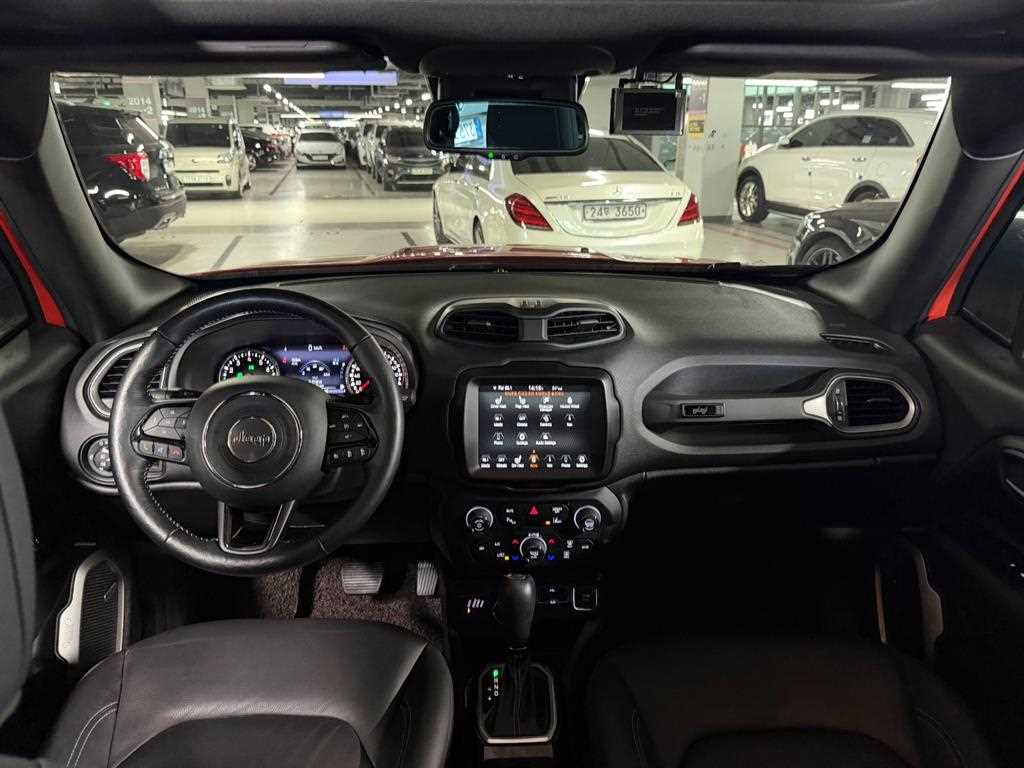 Jeep Renegade — photo 09