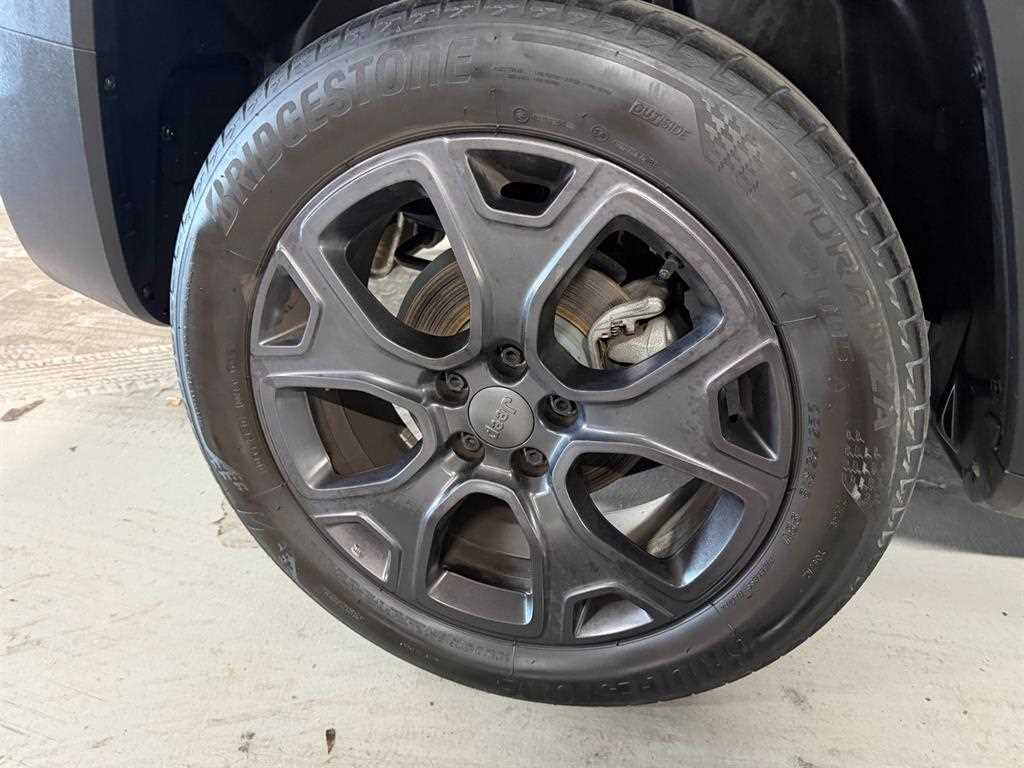 Jeep Renegade — photo 20