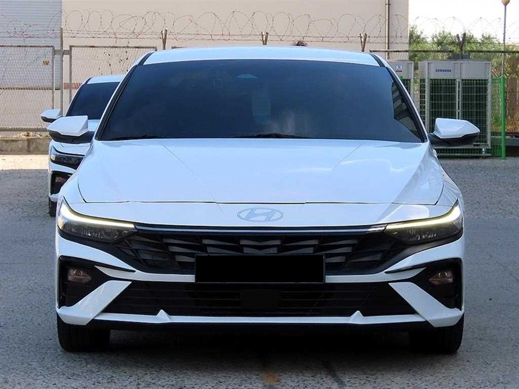 Hyundai Avante — photo 01