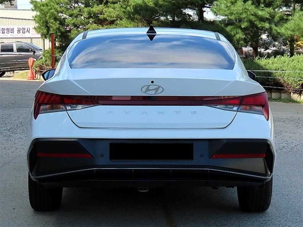 Hyundai Avante — photo 04