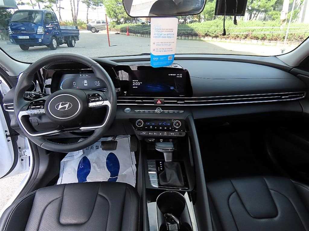 Hyundai Avante — photo 07