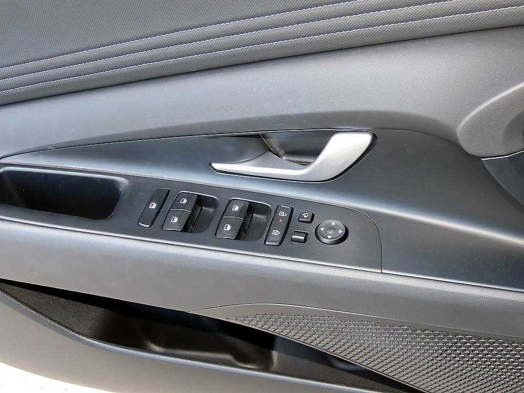 Hyundai Avante — photo 11
