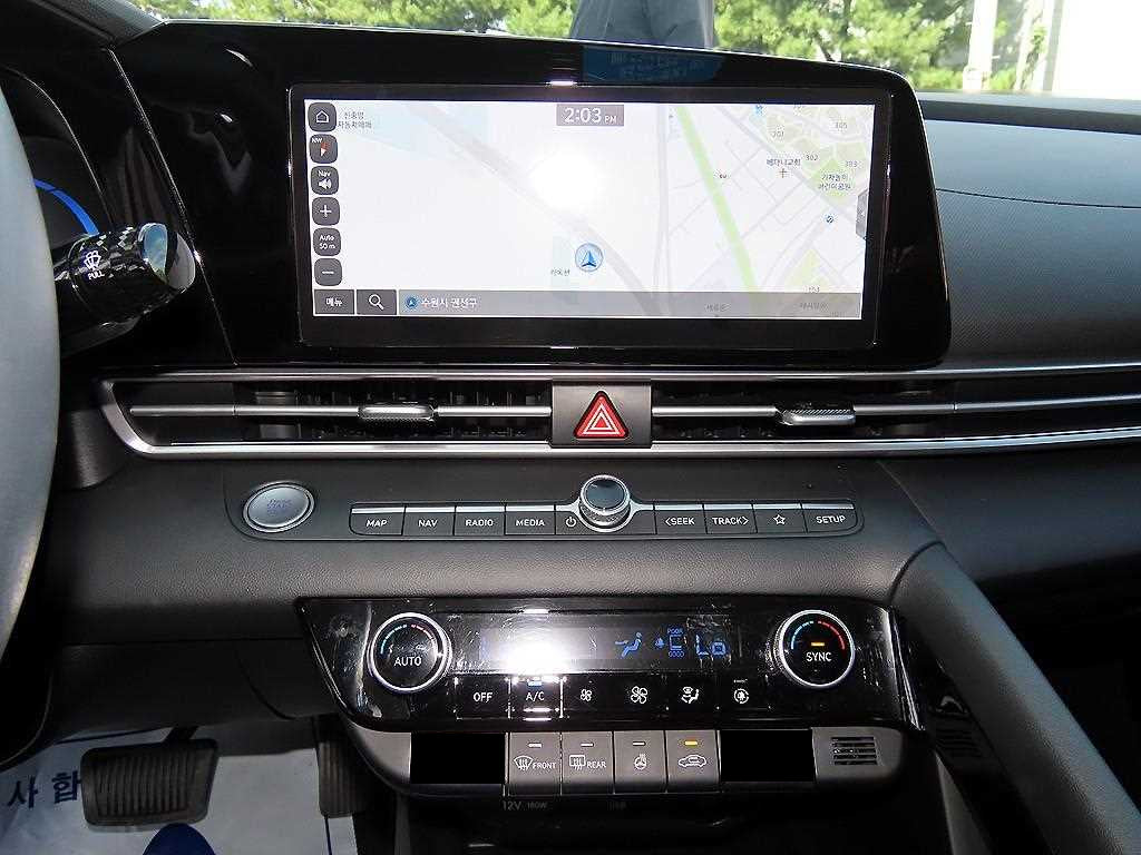 Hyundai Avante — photo 13