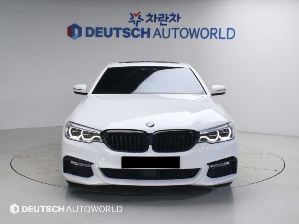 BMW 5-Series — photo 03