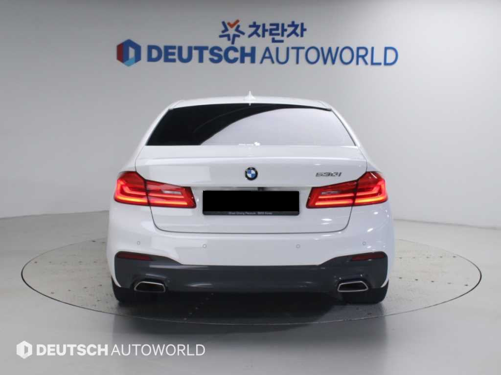 BMW 5-Series — photo 04
