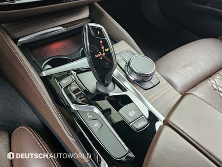 BMW 5-Series — photo 09