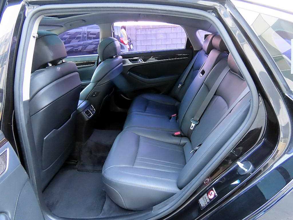 Genesis G80 — photo 06