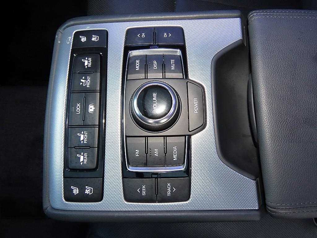 Genesis G80 — photo 16