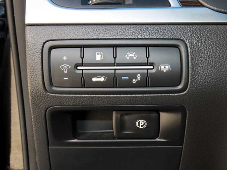 Genesis G80 — photo 12