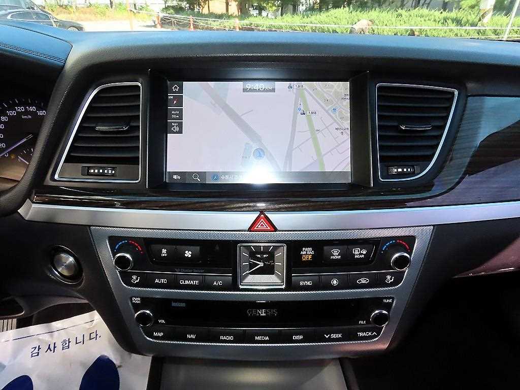 Genesis G80 — photo 13