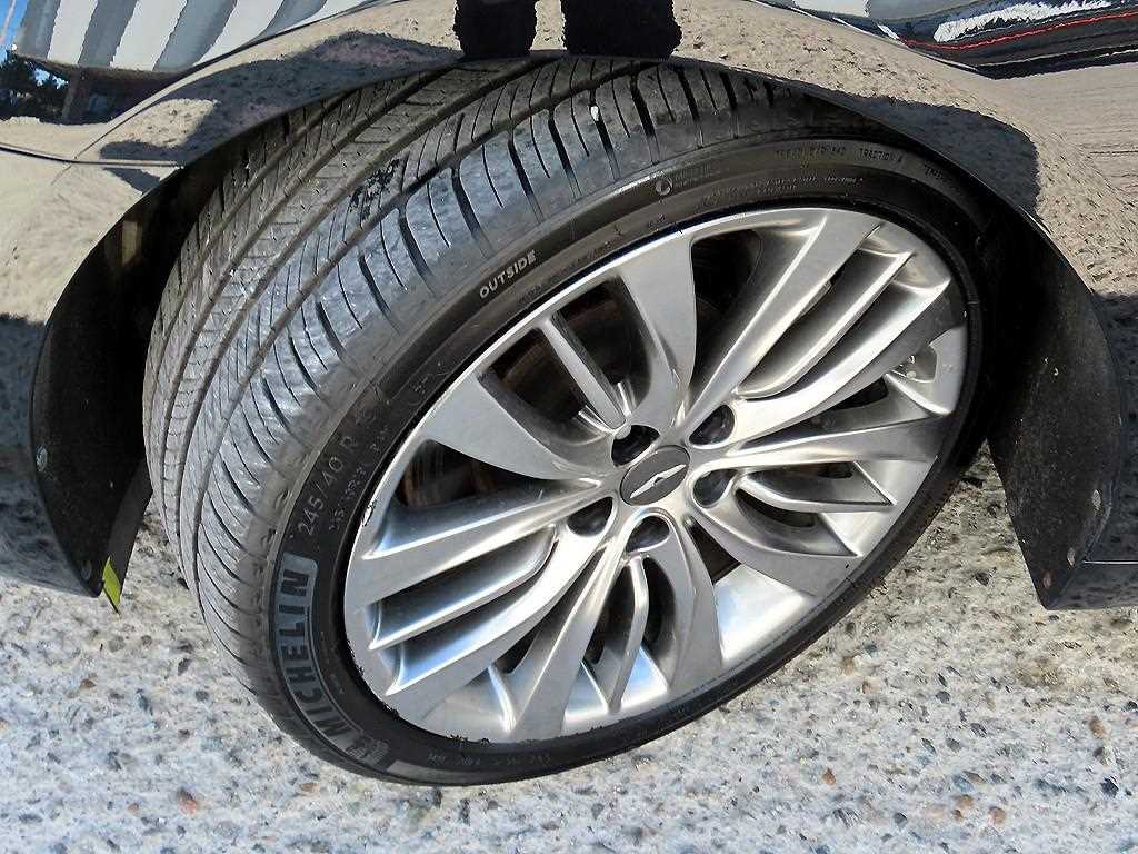Genesis G80 — photo 20