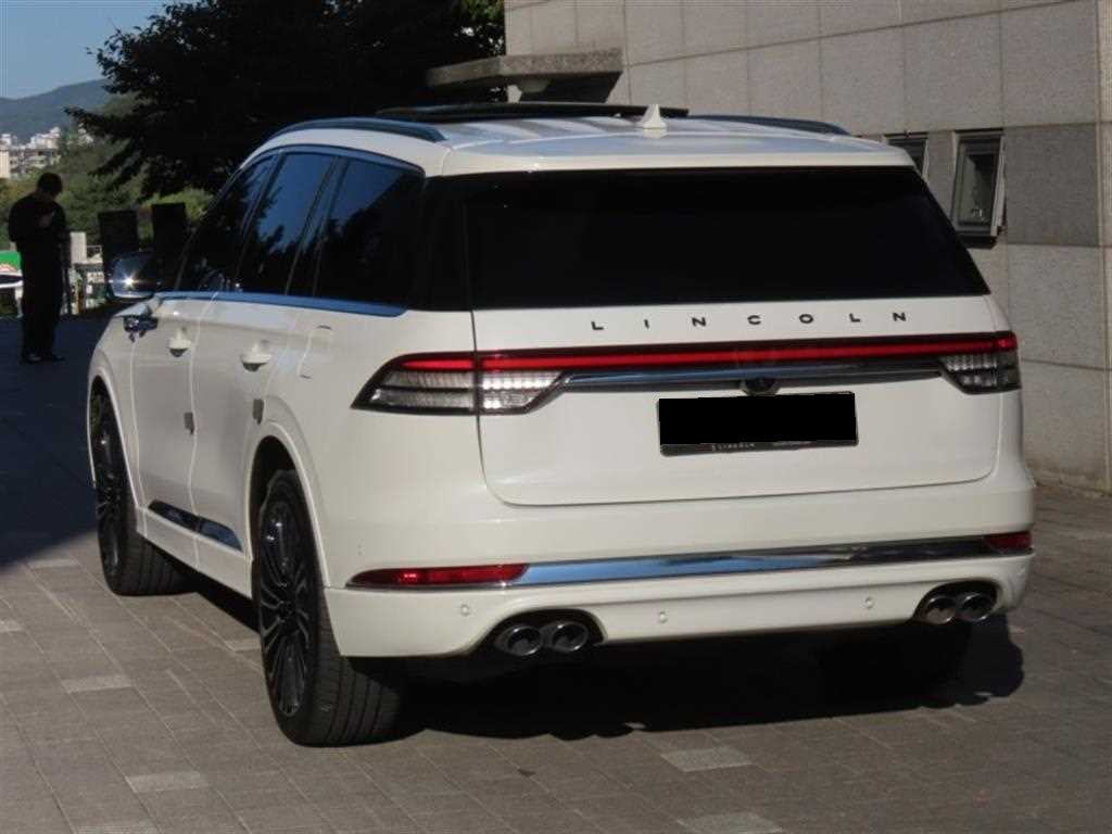Lincoln Aviator — photo 04