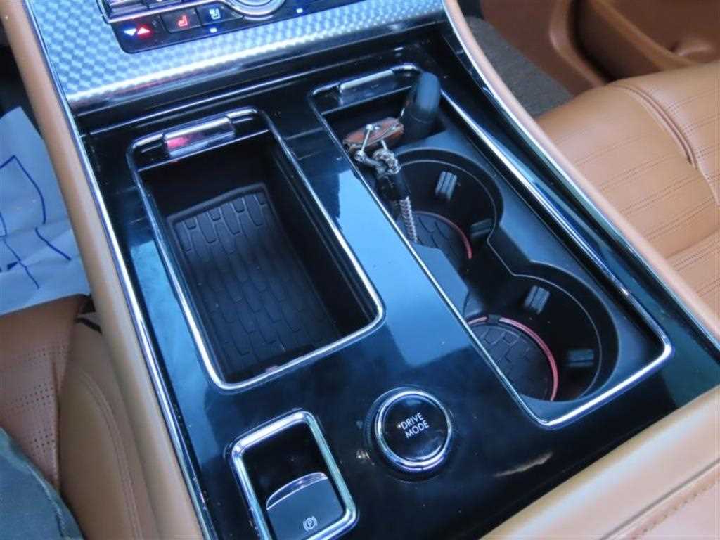 Lincoln Aviator — photo 08