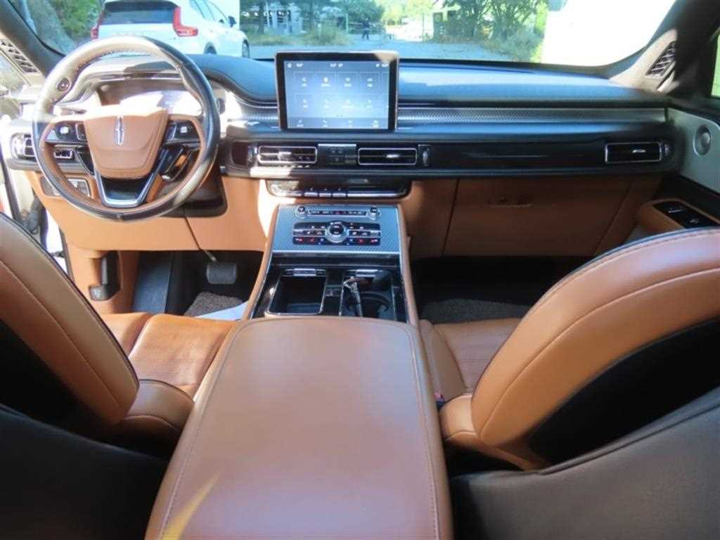 Lincoln Aviator — photo 15