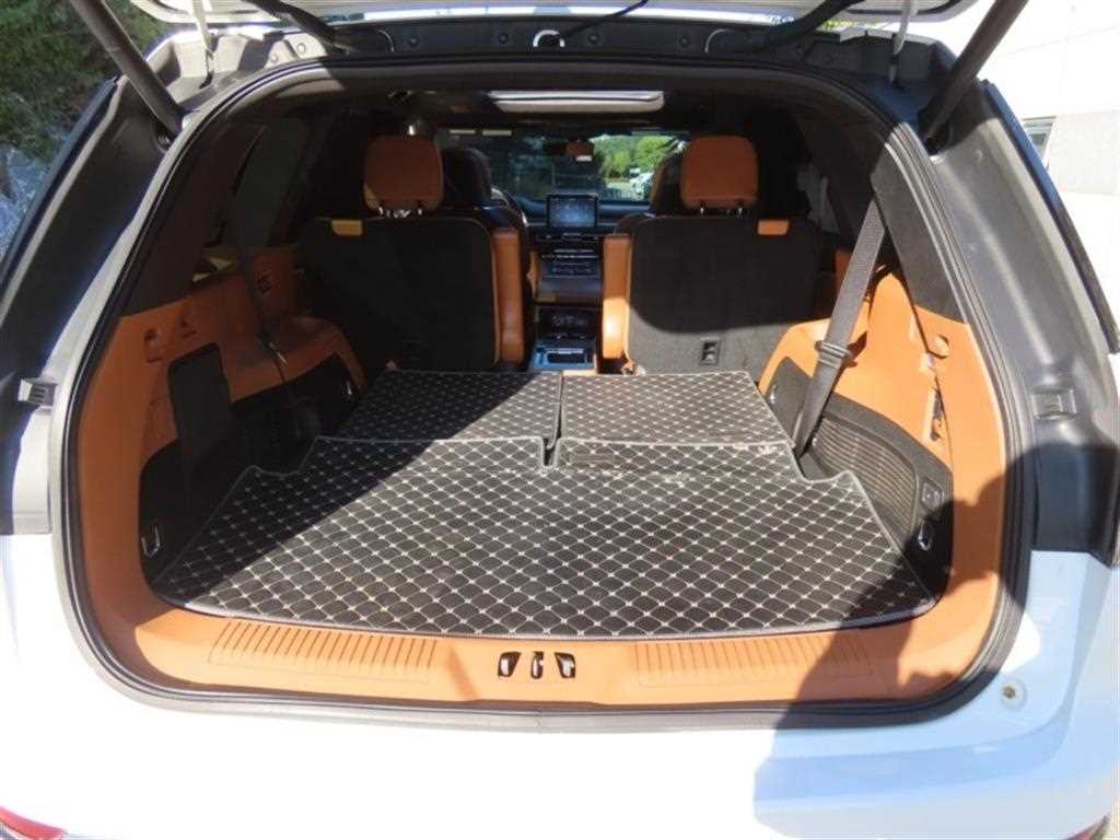 Lincoln Aviator — photo 17