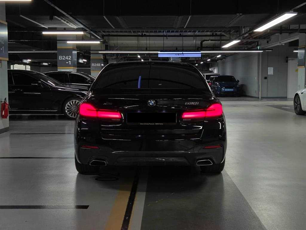 BMW 5-Series — photo 03