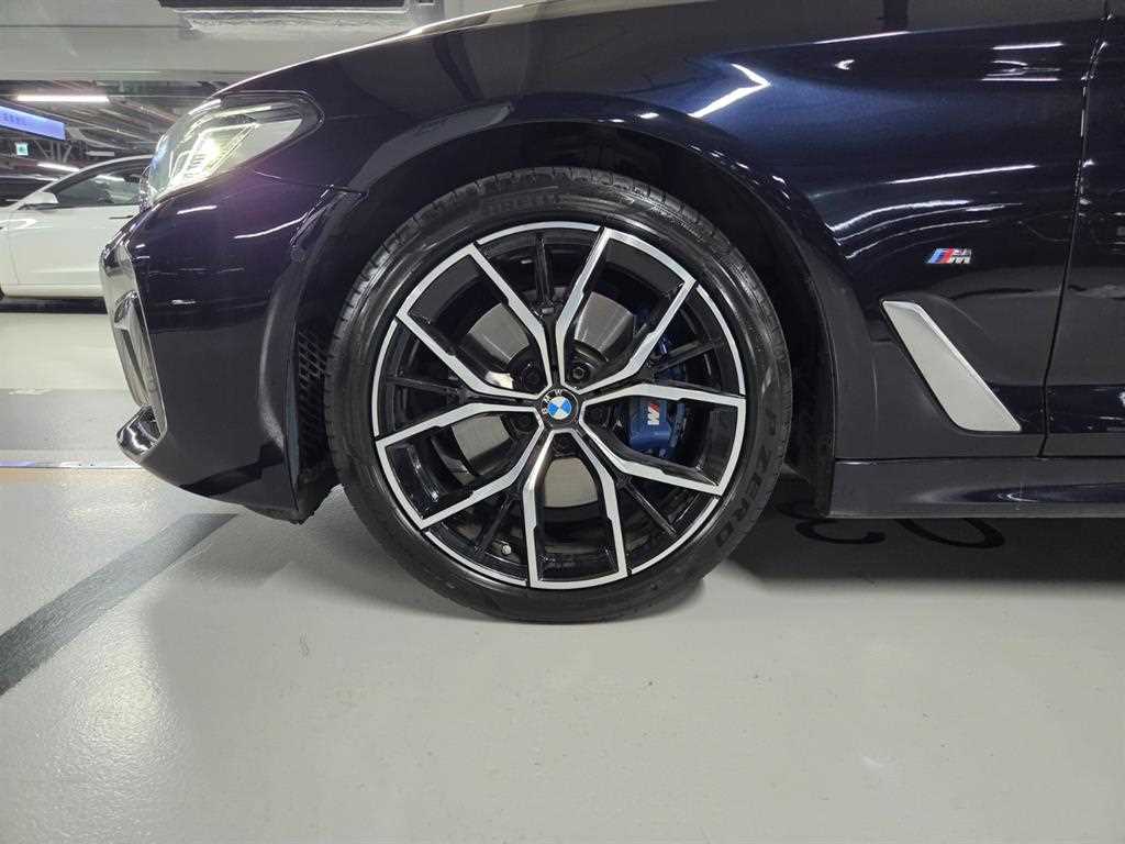BMW 5-Series — photo 07