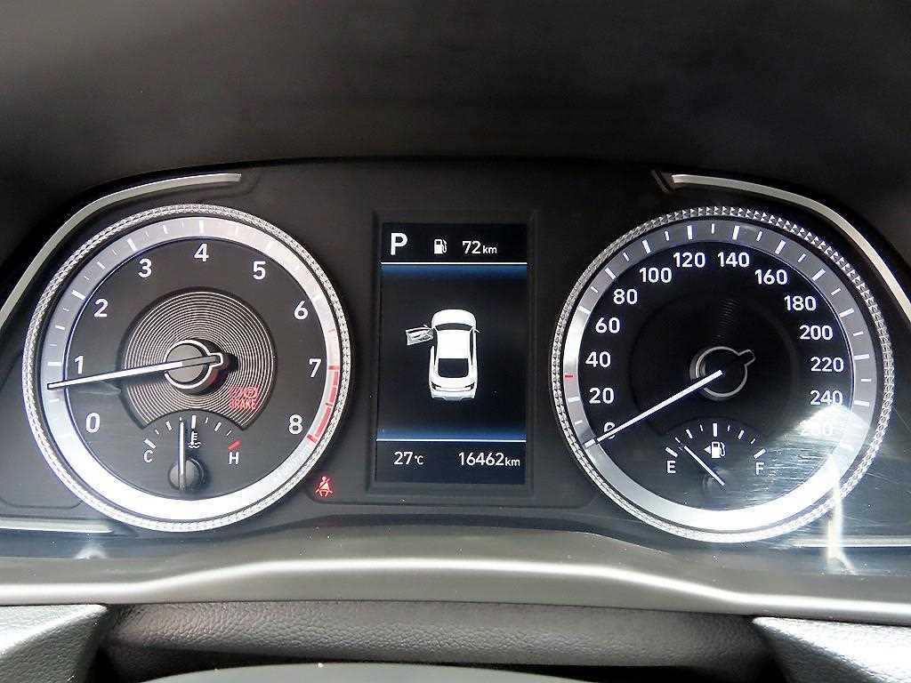 Hyundai Sonata — photo 09