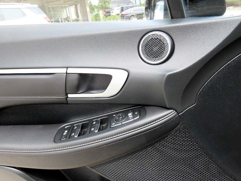 Hyundai Sonata — photo 11