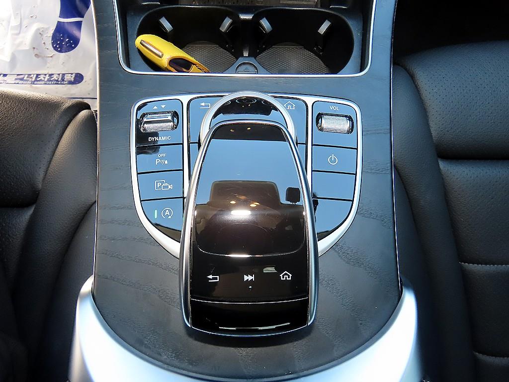 Mercedes-Benz C-Class — photo 13