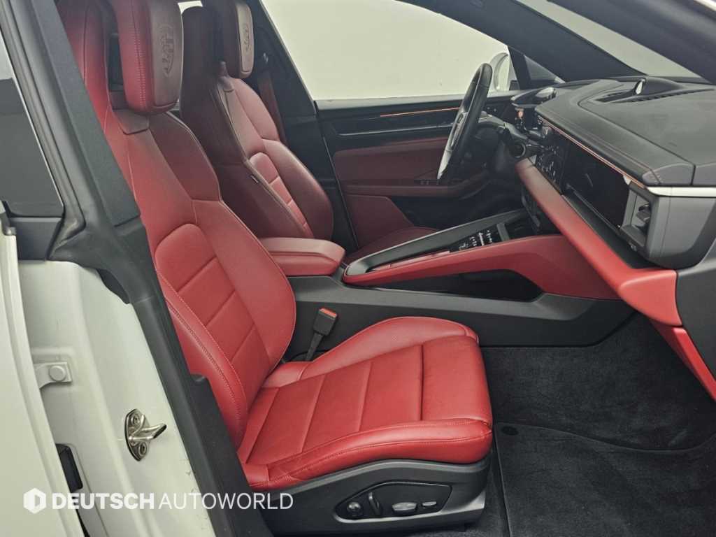 Porsche Macan — photo 10