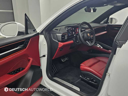 Porsche Macan — photo 11