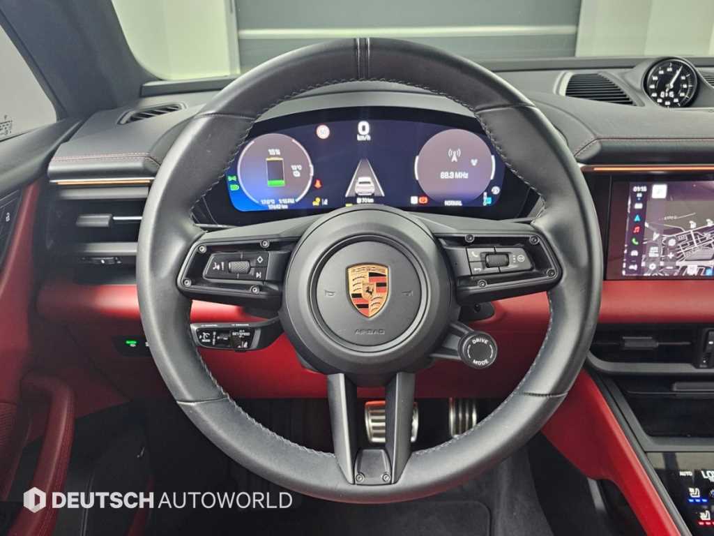 Porsche Macan — photo 13