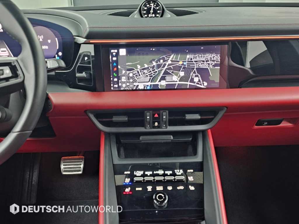 Porsche Macan — photo 14