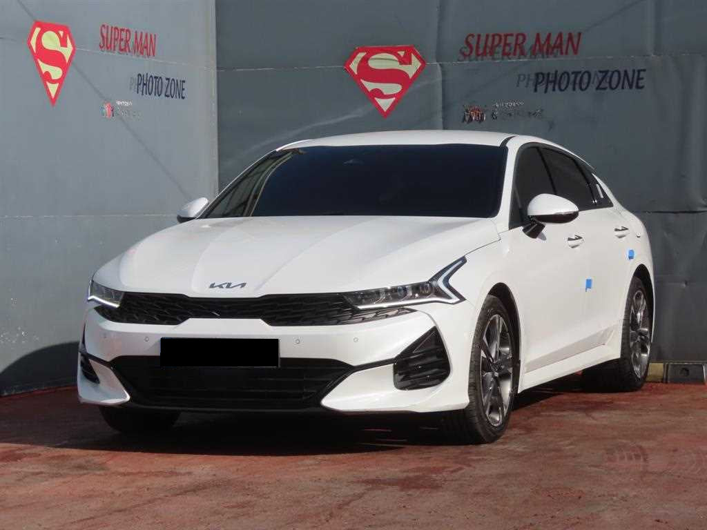 Kia K5 — photo 01