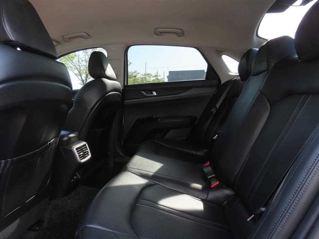 Kia K5 — photo 06