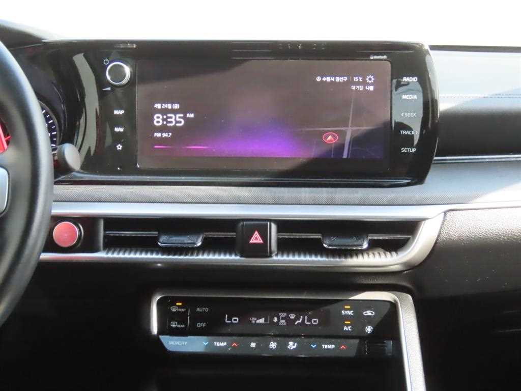 Kia K5 — photo 09